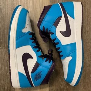 Jordan 1s Hornets